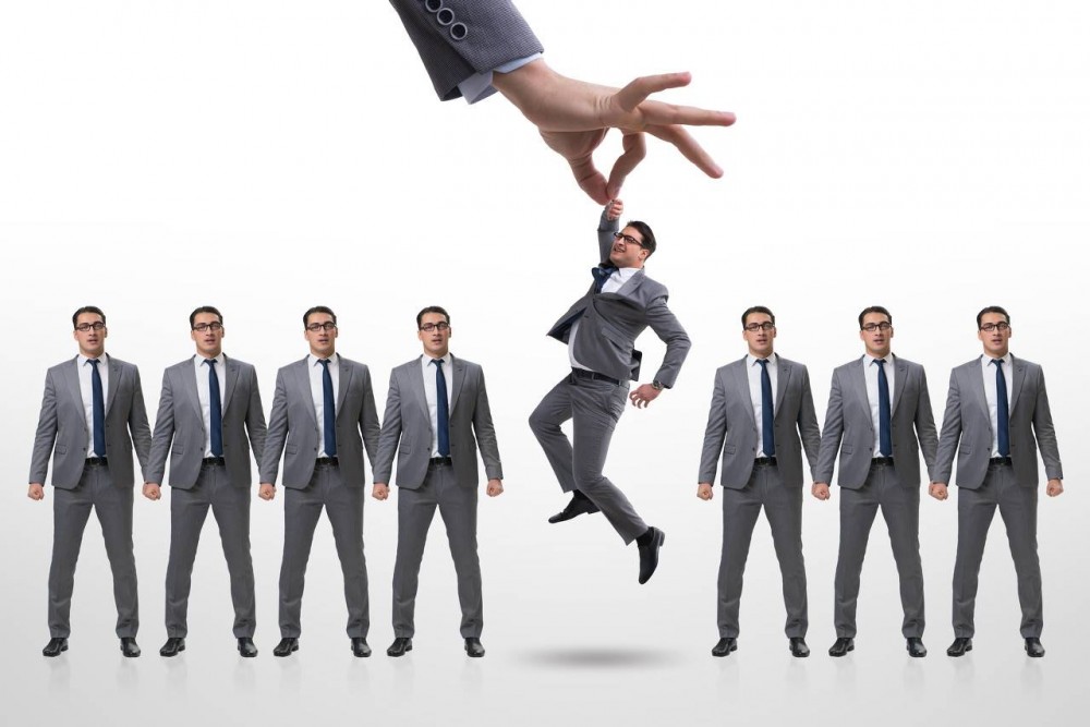 30岁时，他裸辞职后加入了工业区块链。 HR：这个职位的年薪是60万，很难找到！1