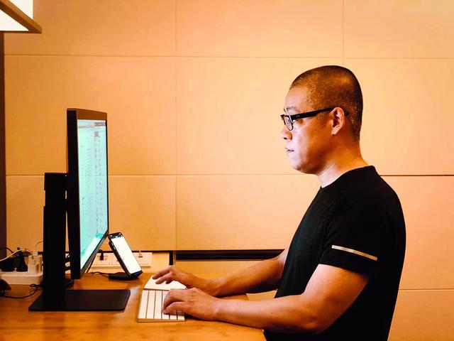 驾校青年教练，开豪车玛莎拉蒂Ghibli。他是如何做到的？