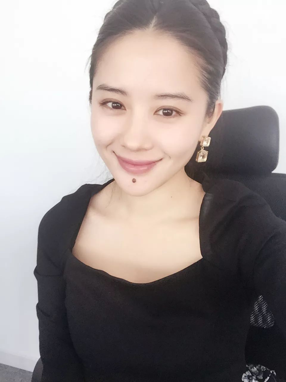 币安想上天?女侠不答应!正面刚何一,莫要问输赢 币安想上天?女侠不答应!正面刚何一,莫要问输赢