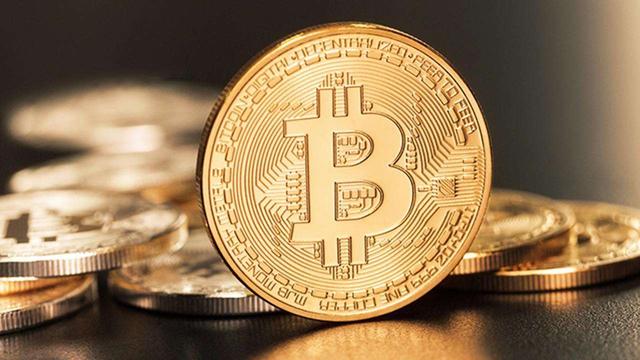 一枚比特币6.4万，家用电脑24小时不听挖，多久能挖一枚？1