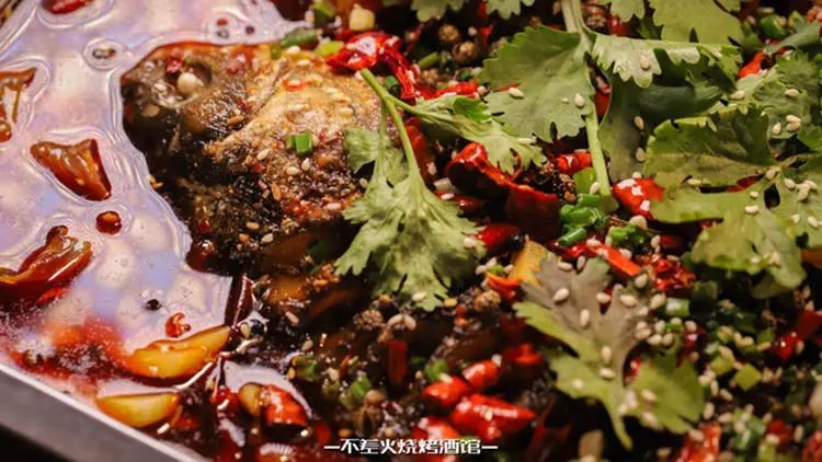 BCH烧烤酒馆！9.9元抢原价58元万州烤鱼！1