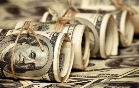 比特币价格小幅上涨，技术指标警告可能出现回调风险